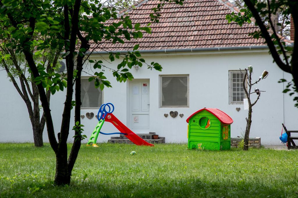 Casa Bella & Nova Hotell Palić Exteriör bild